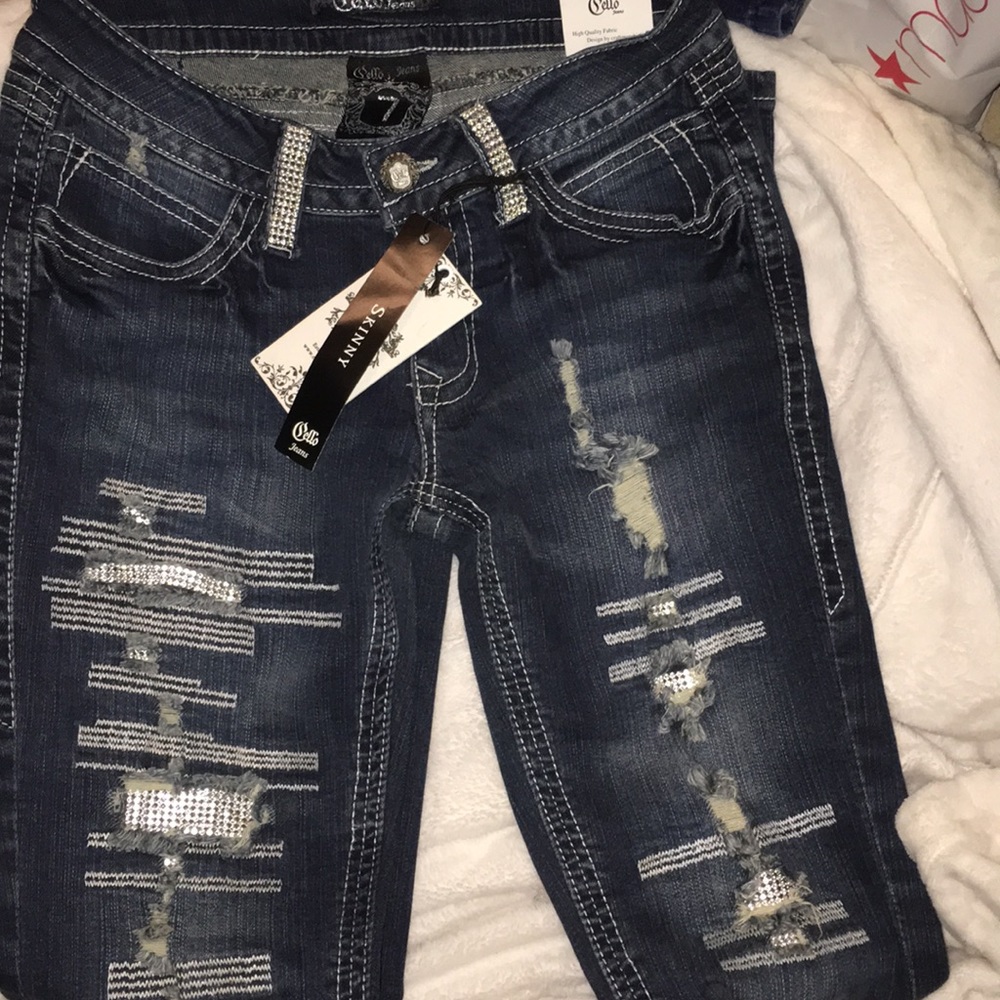 New pair of jeans 👖 size 7, stretches 👖